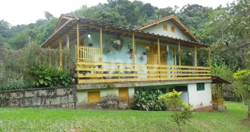 Casa com 3 quartos para alugar na ESTRADA DO CÓRREGO FRIO, Penedo, Itatiaia