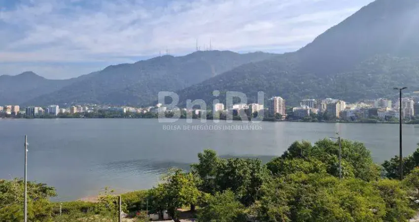 Vendo excepcional e amplo apartamento com vista deslumbrante lagoa e cristo com 4 quartos 2 banheiros 2 vagas na lagoa rio de janeiro rj