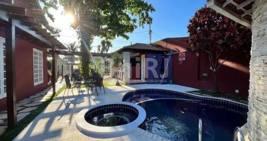 Casa em Condomínio para Venda, 4 dormitórios, sendo 2 suítes, 4 banheiros, 2 vagas, área total 633,00 m²