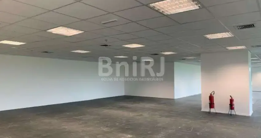 CEO- sala 360m2 lineares ; podendo agregar com outra locação perfazendo total de 630m2