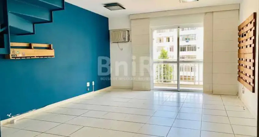 FLAMENGO - Ótimo apartamento duplex, com dois quartos e vaga