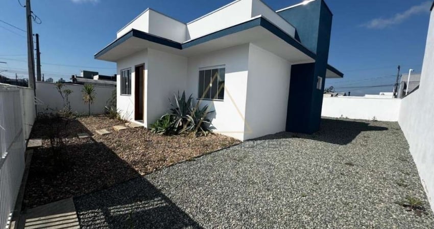Casa Terrea no Itacolomi em Baln Piçarras com amplo terreno!