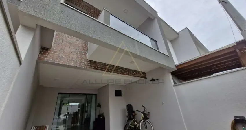 Sobrado todo mobiliado, 600 metros da praia, Centro em Balneário Piçarras-SC.