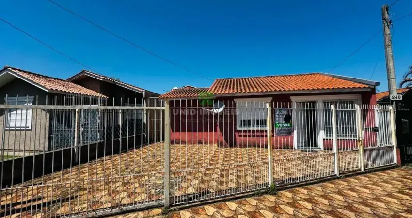 Casa à venda em Porto Alegre-RS, bairro Hípica! 2 quartos, 2 salas, 1 banheiro, 3 vagas de garagem, 50m² de área!