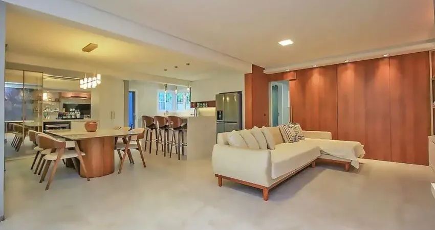 Imperdível! Casa à venda em Porto Alegre-RS, bairro Ipanema, 3 quartos, 1 suíte, 3 banheiros, 4 vagas e 200m². Confira já!