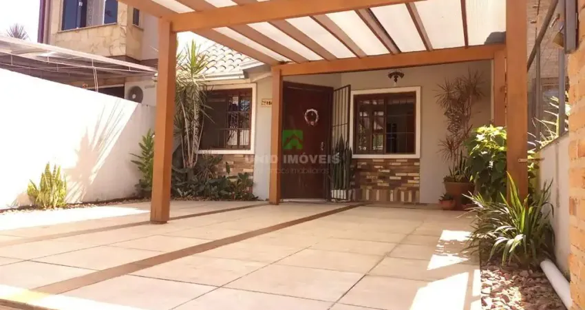 Imperdível casa à venda em Porto Alegre-RS, no bairro Hípica: 3 quartos, 3 salas, 2 banheiros, 2 vagas de garagem, 115m²!