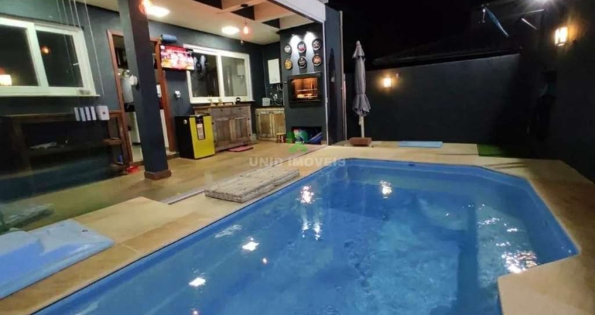 Casa de luxo em condomínio na Hípica, Porto Alegre-RS  3 quartos, 1 suíte, 2 salas, 3 banheiros, 154 m², 1 vaga de garagem.