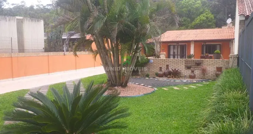Casa de 2 quartos à venda em Belém Novo, Porto Alegre-RS: 182m², 2 banheiros, 1 sala e 2 vagas de garagem.