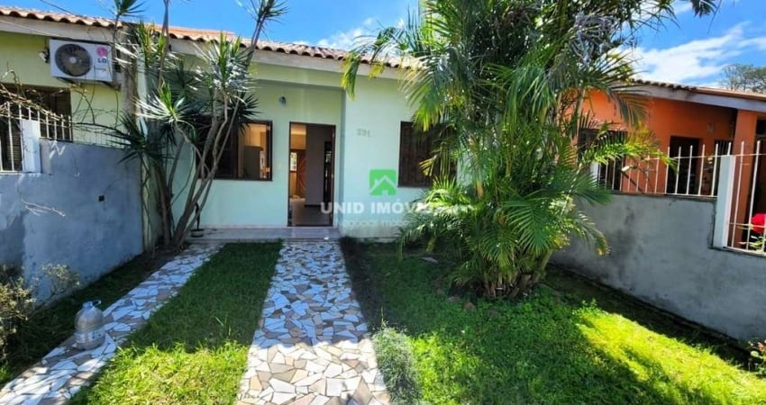 Casa à venda em Porto Alegre-RS, bairro Hípica: 2 quartos, 2 salas, 1 banheiro, 2 vagas de garagem!
