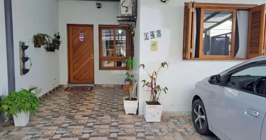 Casa à venda em porto alegre-rs, bairro hípica. 2 quartos, 1 suite, 1 sala, 1 banheiro, 1 vaga de garagem, 117m².