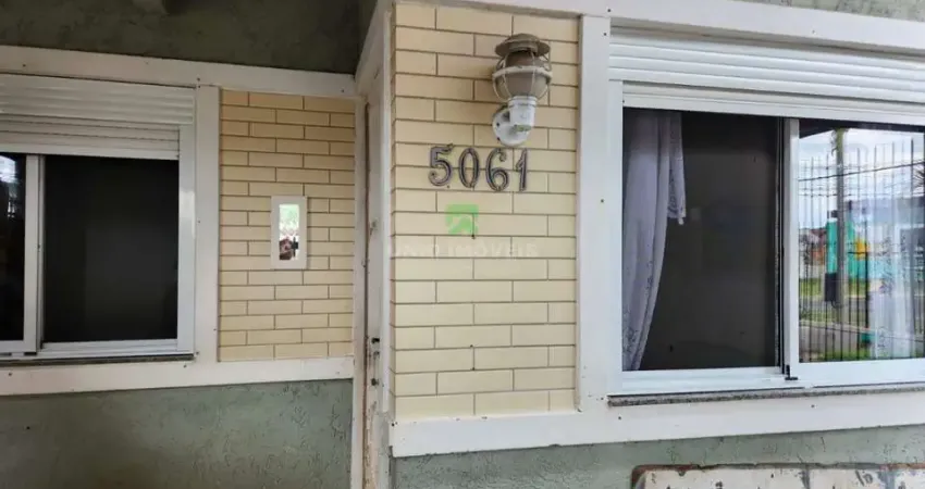 Casa no moradas do sul, bairro hipica zona sul de porto alegre. o imóvel conta com, dois dormitórios, sala, cozinha, banheiro e vaga para dois carros