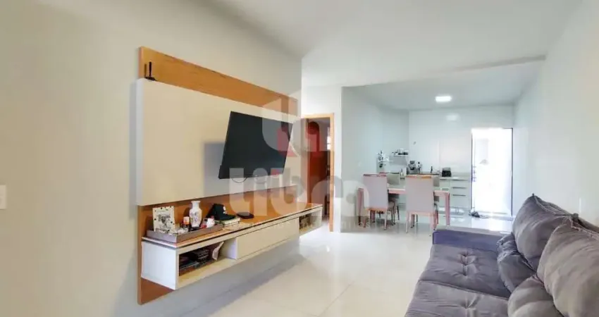 Casa com 2 quartos à venda na Rua Doutor Nerico da Silva, 124, Parque das Grevíleas, Maringá