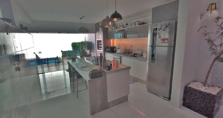 Casa com 3 quartos à venda na Rua Pioneiro Francisco Alcalde, Jardim Higienópolis, Maringá