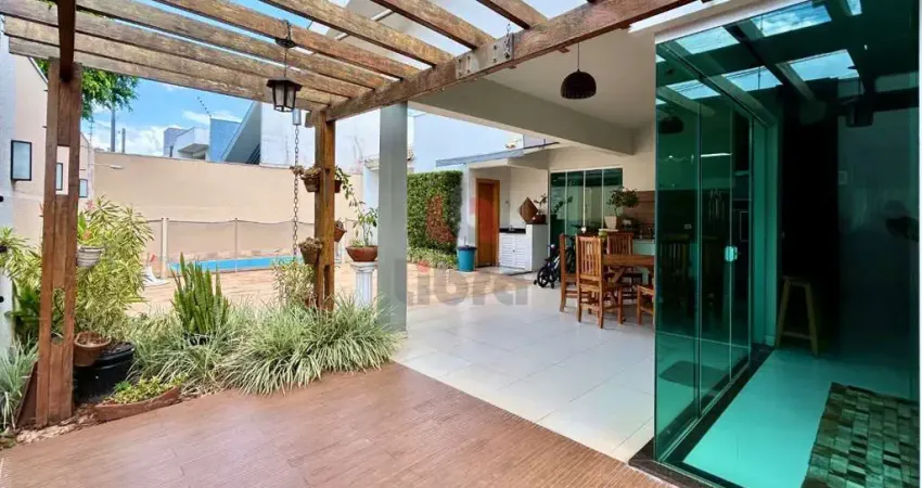 Casa com 3 quartos à venda na Rua Mário Alan Regini, Jardim Tóquio, Maringá