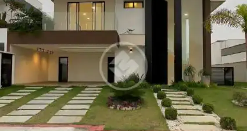 Casa Duplex 3 suítes com closet 4 vagas de garagem condomínio fechado em Interlagos. codigo: 47960