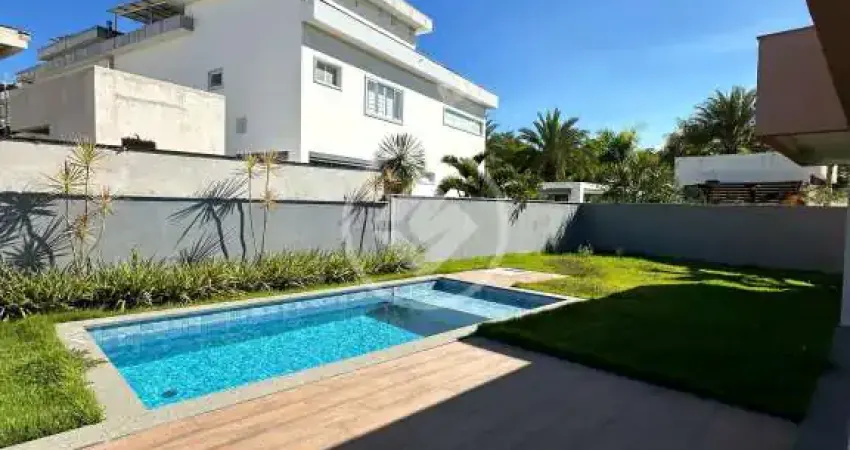 Casa Linear com4 quarto sendo 2 suíte e closet no Condomínio fechado Jardins Veneza. codigo: 114296