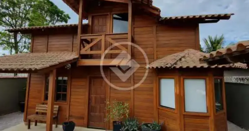 Casa duplex construção em madeira, com 180m² de área construída. codigo: 96411