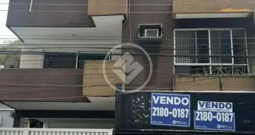 Prédio Misto com dois apartamentos + Loja no coração da Praia da Costa. codigo: 89662