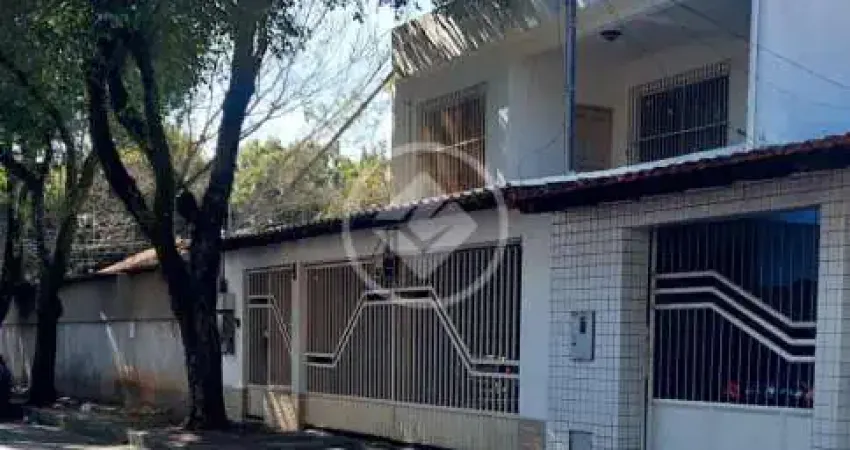 CASA AMPLA E MUITO LOCALIZADA PRIVILEGIADA codigo: 84399