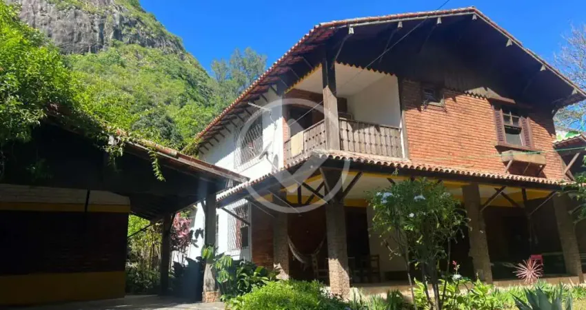 Vendo / Alugo Casa na Praia da Costa, ótima localização ideal Comércio! codigo: 96599