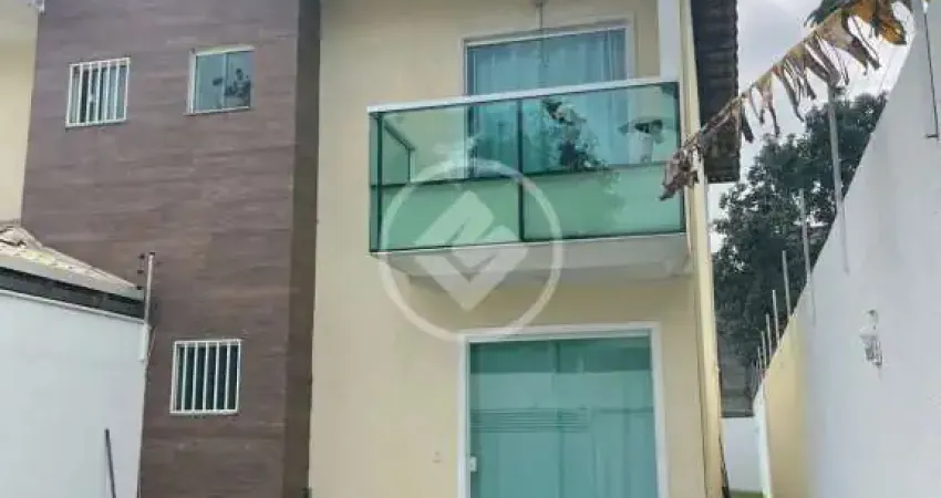 Exelente casa com 3 quartos duplex e quintal. codigo: 130787