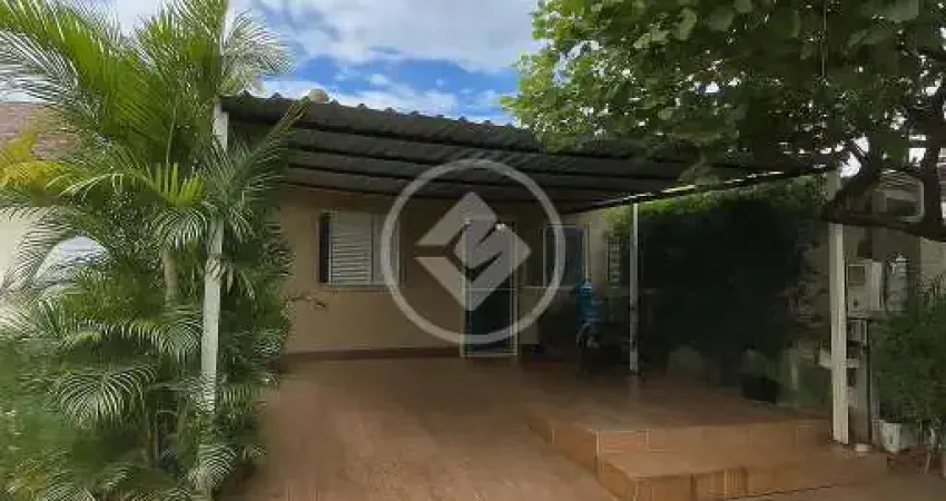 Casa excelente em frente a praça no village parati codigo: 155021