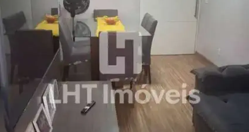 Apartamento com 3 quartos, sendo um com suíte e mais um banheiro social. bate sol da manhã.