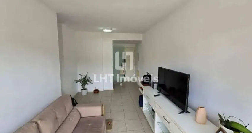 Apartamento com dois quartos, sendo uma suíte, na Rua Marquês de Paraná- Centro/Niterói