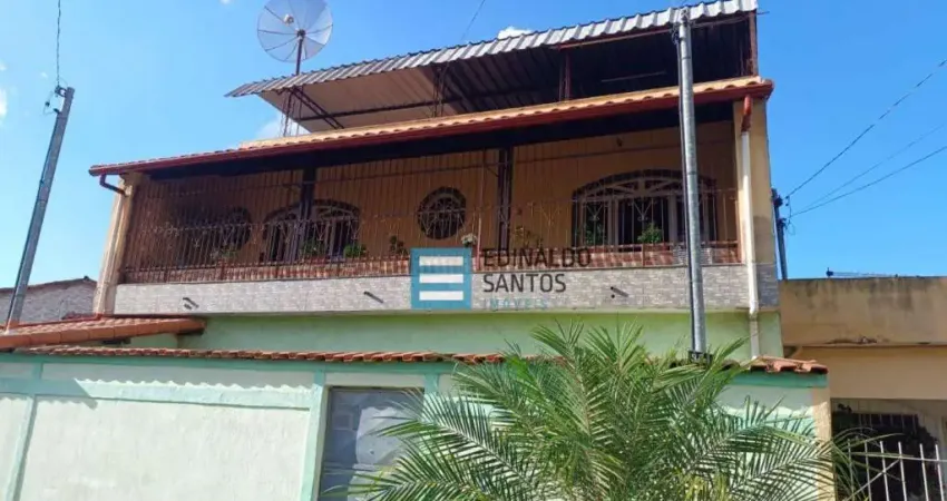 apartamento tipo casa  com terraço, próximo ao centro de Benfica