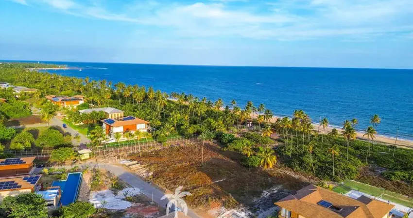 Lote FRENTE MAR em Condomínio Altíssimo Padrão em Praia do Forte