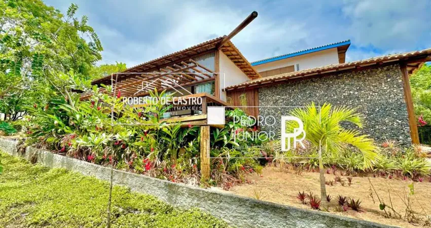 Casa à Venda em Praia do Forte Alto Padrão 3 Suítes em Condomínio