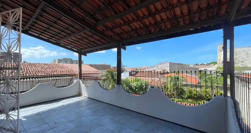 Casa com 5 quartos à venda na Rua Lineu Jucá, 628, Vila União, Fortaleza