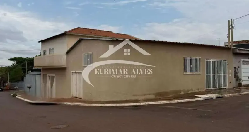 Casa com 4 quartos à venda no Centro, Dumont