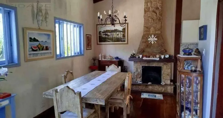 Casa com 3 dormitórios à venda, 210 m² por R$ 1.300.000,00 - Vila Oliveira - Mogi das Cruzes/SP