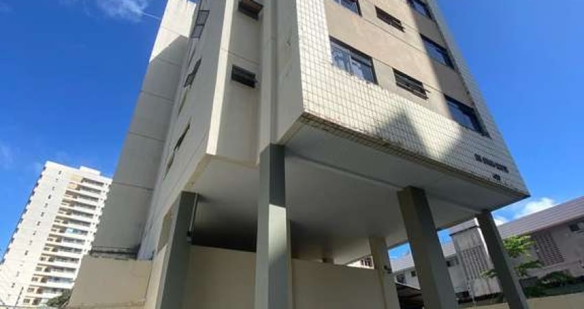 Apartamento à venda no Coco  com 3 quartos