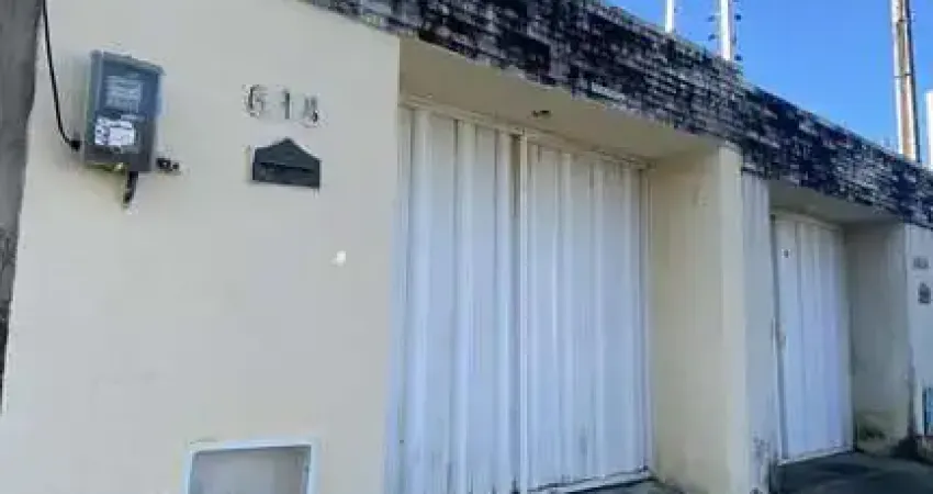 CASA DUPLEX COM 03 QUARTOS E 03 SUÍTES, VAGA PARA 03 VEÍCULOS - EUSÉBIO - URUCUN
