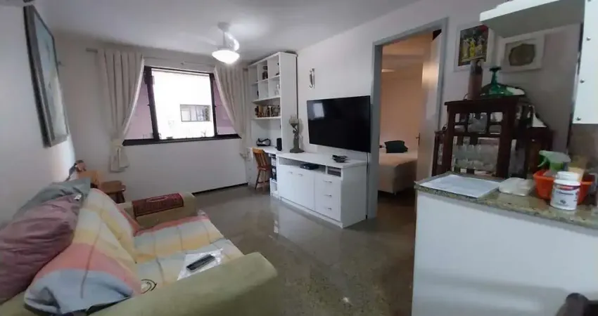 2 suítes, móveis planejados, 1 vaga.