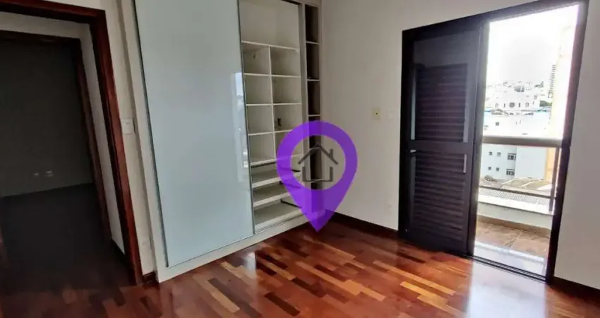 Apartamento de 150m² à venda no Edifício Veneza, centro de Pouso Alegre. 3 dormitórios, 1 suíte, vaga coberta e lazer completo.