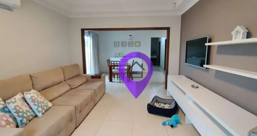 Casa à venda em Pouso Alegre/MG. 157,72m² construídos, 3 dormitórios (1 suíte), 3 vagas, churrasqueira e quintal. Excelente localização