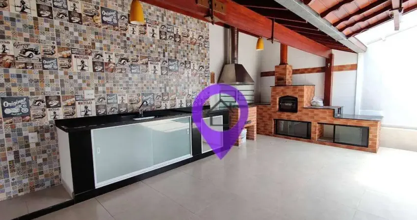 Casa de 190m² em terreno de 300m² no Santa Rita, Pouso Alegre. 3 dormitórios (1 suíte com hidromassagem), piscina, 4 vagas e área gourmet