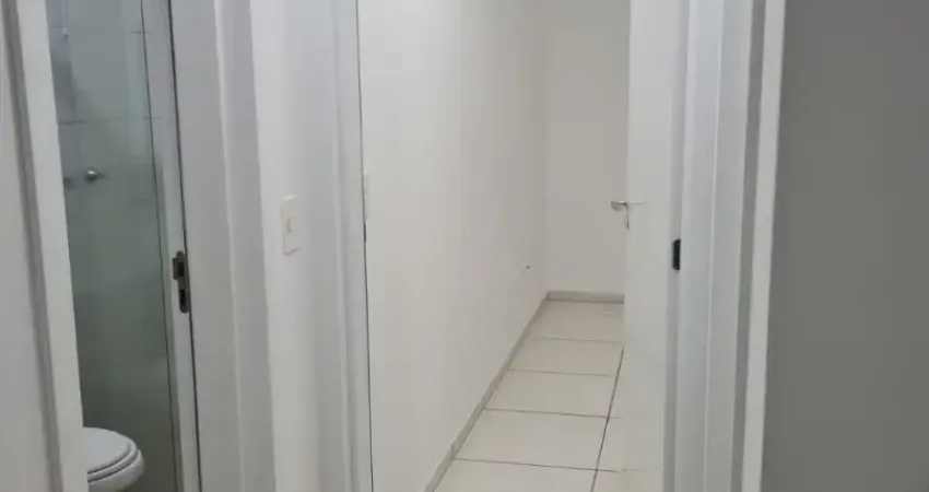 Ótimo apartamento e localização. com armários na cozinha, ensolarado.