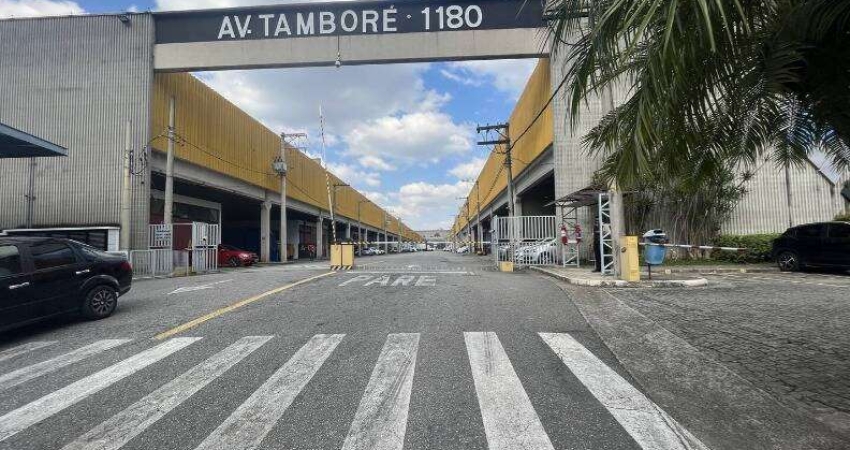 Galpão em Condomínio fechado para locação em Tamboré Barueri com 1706m²