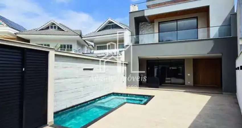 Riviera del Sol | Casa Contemporânea Triplex no Recreio
