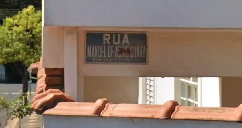 Casa à venda na Rua Manoel de Assis Cunha, 186, Centro, Santa Rita do Passa Quatro