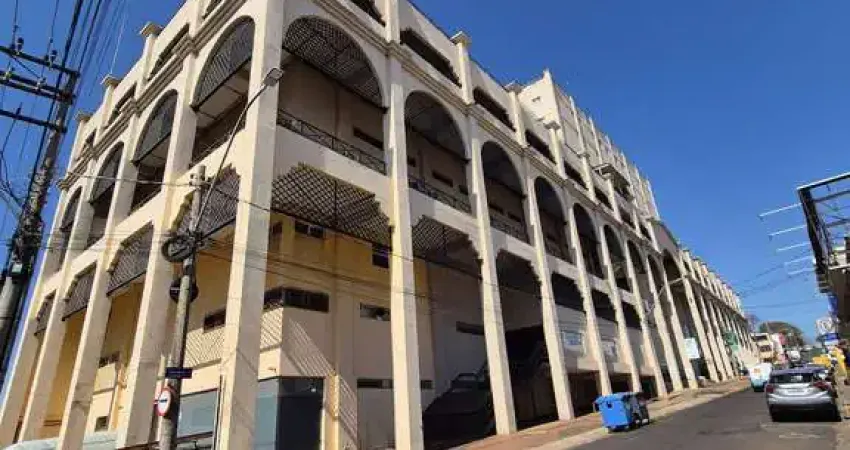 Box 38A, situada no piso Vila Borghese (mezanino) do “Edifício Lençóis Paulista Shopping' e “Flat Sa
