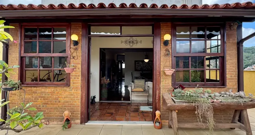 Maravilhosa cobertura linear com vista indevassável 360°