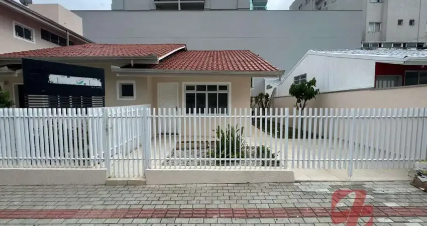 Sala comercial no centro de itapema, 90m², 2 banheiros para alugar