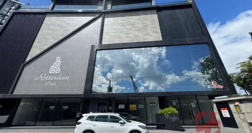 Sala Comercial 270m² para Alugar em Alto Perequê - Porto Belo/SC