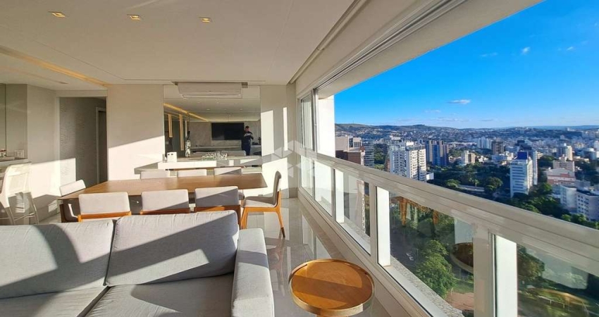 126m² de puro conforto e uma vista de tirar o fôlego no ponto mais alto de Porto Alegre