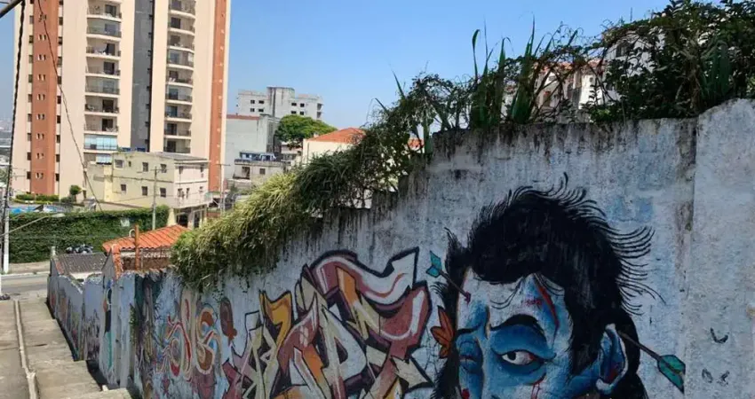 Confortável casa tipo para venda em vila maria alta com 6 quartos, sendo 1 suíte, 815m²